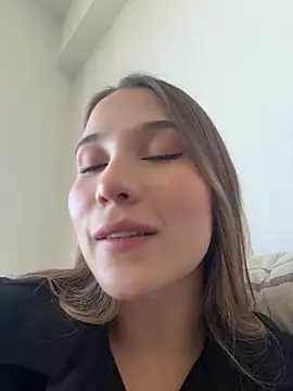 SophieRaily  online show from October 2025 08:41:02 PM