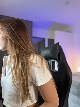 SophieRaily  online show from November 2025 10:26:02 PM