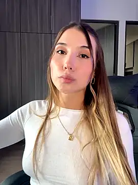 SophieRaily  online show from September 2025 07:04:01 PM