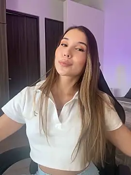 SophieRaily  online show from October 2025 06:51:01 PM