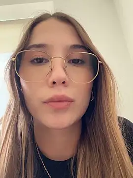 SophieRaily  online show from September 2025 07:05:01 PM