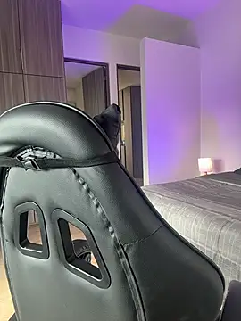 SophieRaily  online show from December 2025 04:33:01 PM