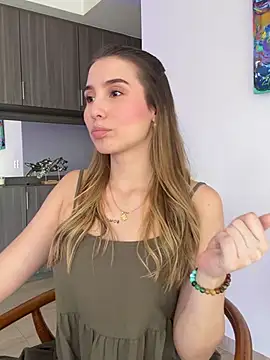 SophieRaily  online show from March 2025 09:00:02 PM