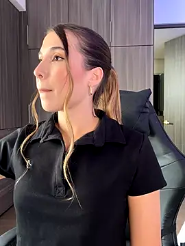 SophieRaily  online show from September 2025 08:08:01 PM