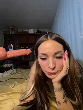 Snapshot of DreamKarina chatting on December 2025 08:08:02 PM DreamKarina online show from December 2025 08:08:02 PM