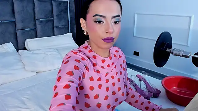 MiiaaMoonroee online show from September 2025 07:57:02 PM