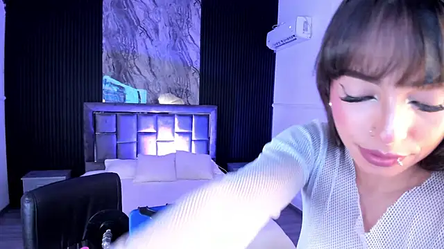 Snapshot of MiiaaMoonroee chatting on November 2025 09:08:01 PM MiiaaMoonroee online show from November 2025 09:08:01 PM