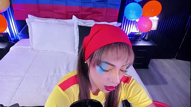 Snapshot of MiiaaMoonroee chatting on July 2026 07:39:02 PM MiiaaMoonroee online show from July 2026 07:39:02 PM