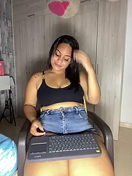 Violetrousse online show from April 2026 07:43:02 PM