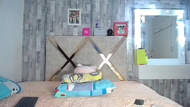 Violetrousse online show from February 2026 10:32:01 PM