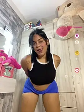 Snapshot of Violetrousse chatting on May 2026 05:11:02 PM Violetrousse online show from May 2026 05:11:02 PM