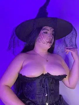 Blancanievess online show from November 2025 02:18:02 AM