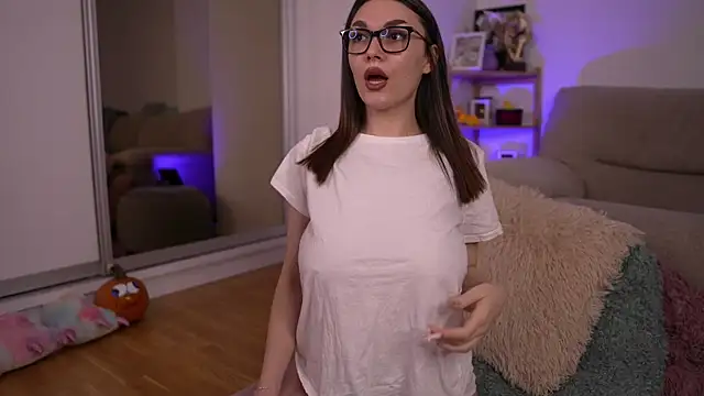 Snapshot of Mona_Lisss chatting on November 2025 12:38:01 PM Mona Lisss online show from November 2025 12:38:01 PM