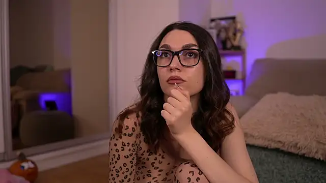 Snapshot of Mona_Lisss chatting on November 2025 01:27:02 PM Mona Lisss online show from November 2025 01:27:02 PM