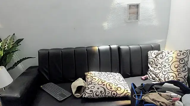 Mia petite01 online show from November 2025 10:47:01 PM