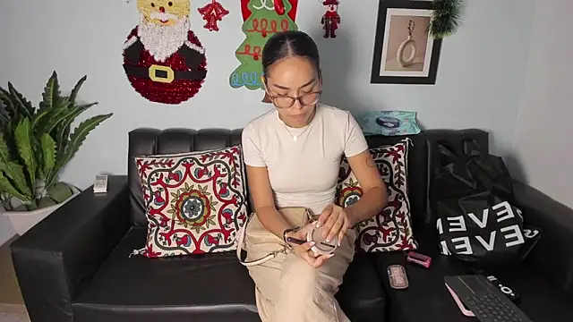 Mia petite01 online show from December 2025 11:07:01 PM