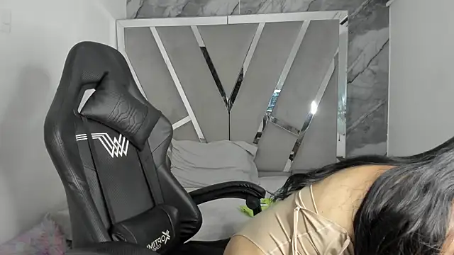 Mia petite01 online show from April 2026 09:21:01 PM