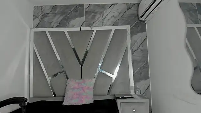 Mia petite01 online show from June 2026 12:05:02 AM