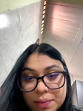 alissonfernandez  online show from September 2025 02:52:02 PM