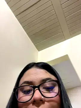 alissonfernandez  online show from October 2025 10:40:02 AM
