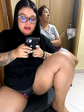 alissonfernandez  online show from November 2025 09:52:01 PM