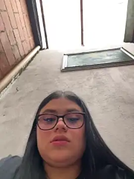 alissonfernandez  online show from May 2026 09:51:02 PM