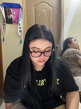 Snapshot of alissonfernandez_ chatting on February 2026 07:02:02 PM alissonfernandez online show from February 2026 07:02:02 PM