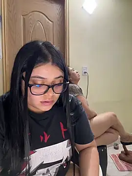 Snapshot of alissonfernandez_ chatting on February 2026 11:05:02 PM alissonfernandez online show from February 2026 11:05:02 PM