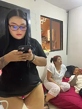 Snapshot of alissonfernandez_ chatting on June 2026 08:47:01 PM alissonfernandez online show from June 2026 08:47:01 PM