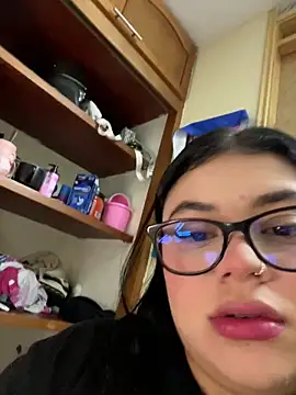 Snapshot of alissonfernandez_ chatting on February 2026 10:50:01 AM alissonfernandez online show from February 2026 10:50:01 AM