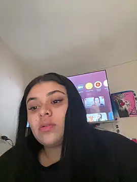 Snapshot of alissonfernandez_ chatting on June 2026 07:52:02 PM alissonfernandez online show from June 2026 07:52:02 PM