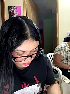 alissonfernandez  online show from November 2025 10:13:02 PM