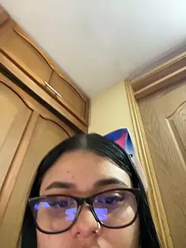 Snapshot of alissonfernandez_ chatting on December 2025 04:52:02 PM alissonfernandez online show from December 2025 04:52:02 PM