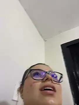 alissonfernandez  online show from May 2026 08:16:01 PM