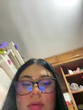 Snapshot of alissonfernandez_ chatting on January 2026 10:35:02 PM alissonfernandez online show from January 2026 10:35:02 PM