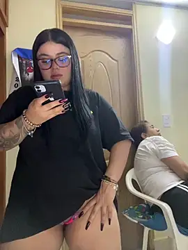 Snapshot of alissonfernandez_ chatting on February 2026 10:26:02 AM alissonfernandez online show from February 2026 10:26:02 AM