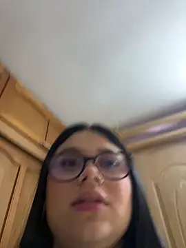 alissonfernandez  online show from November 2025 06:12:01 PM