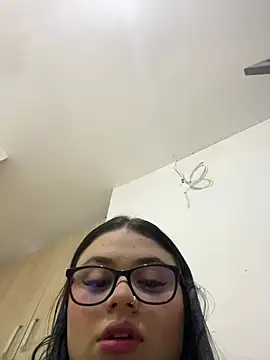 alissonfernandez  online show from April 2026 11:06:01 AM