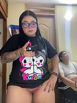 alissonfernandez  online show from April 2026 09:54:01 PM