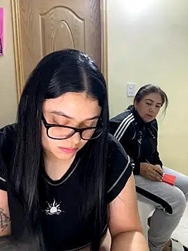 alissonfernandez  online show from November 2025 11:42:02 PM