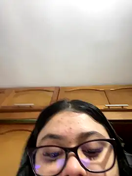 alissonfernandez  online show from December 2025 11:31:01 AM