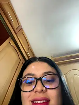 alissonfernandez  online show from November 2025 12:49:02 PM