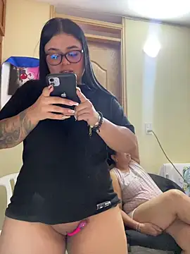 Snapshot of alissonfernandez_ chatting on December 2025 04:31:01 PM alissonfernandez online show from December 2025 04:31:01 PM