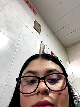 alissonfernandez  online show from October 2025 08:43:01 PM