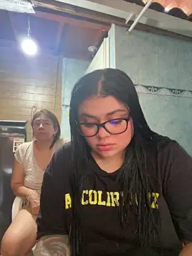 Snapshot of alissonfernandez_ chatting on February 2026 10:33:02 PM alissonfernandez online show from February 2026 10:33:02 PM