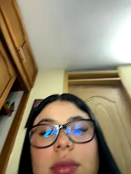 alissonfernandez  online show from November 2025 10:30:01 PM