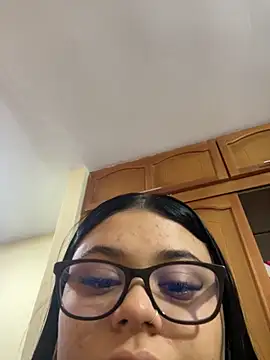 alissonfernandez  online show from October 2025 03:33:02 PM