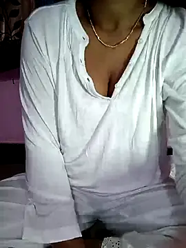 Villageammu18 online show from April 2026 09:17:01 AM