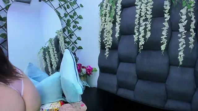 Snapshot of SophiaButt_ chatting on November 2025 02:49:01 AM SophiaButt online show from November 2025 02:49:01 AM