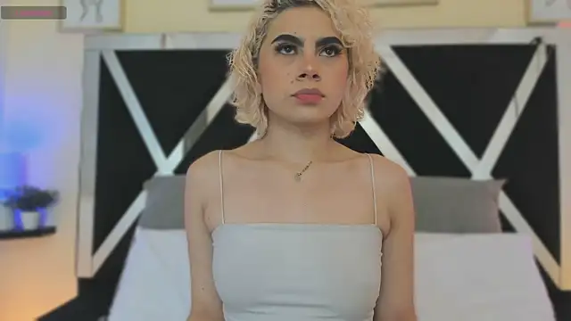 Snapshot of marian_pinzon chatting on September 2025 02:32:02 AM marian pinzon online show from September 2025 02:32:02 AM